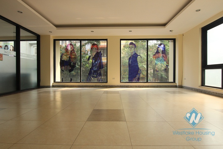 Nice office with nature light for rent in Tay Ho district 
